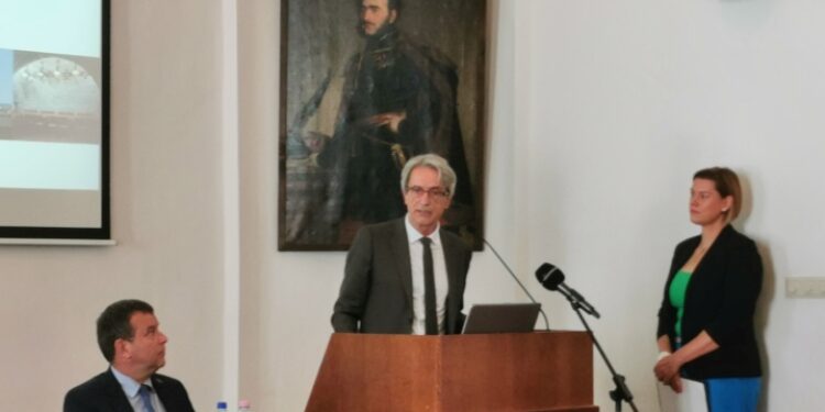 Pósfai Mihály MTA, PÓSFAI MIHÁLY – „És a végén mindenki összeáll egy képpé…”