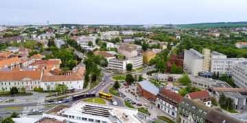 DUPLA K&Ouml;RFORGALOM &ndash; Ny&aacute;ron kezdődhet a l&aacute;mp&aacute;k felszerel&eacute;se