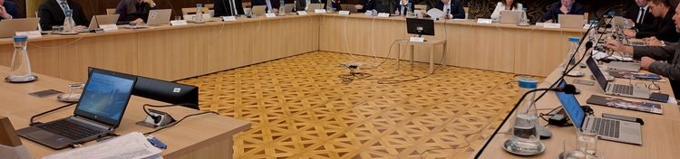 SZUBJEKTÍV – Amiről nem beszélnek a képviselők, az nincs is?