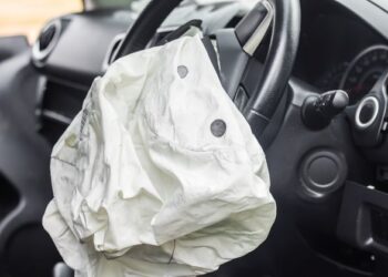 BALESET K&Eacute;RDŐJELEKKEL &ndash; Zokog&aacute;s t&ouml;rt r&aacute;m