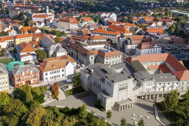 Petőfi Színház, PETŐFI SZÍNHÁZ – Reagált a polgármesteri hivatal