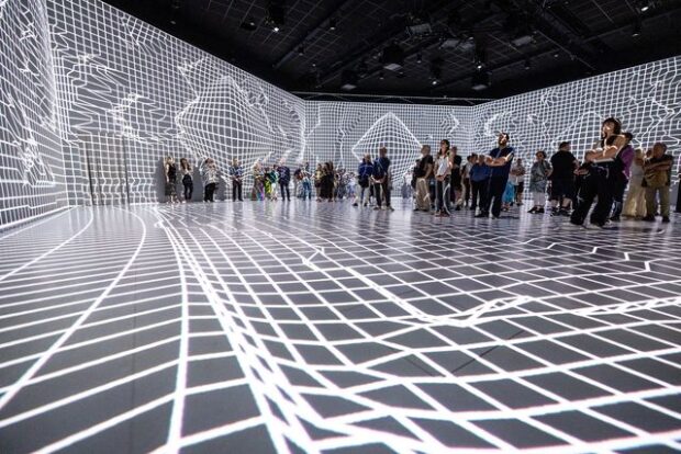 Vasarely, VASARELY – Amikor életre kelnek a művek