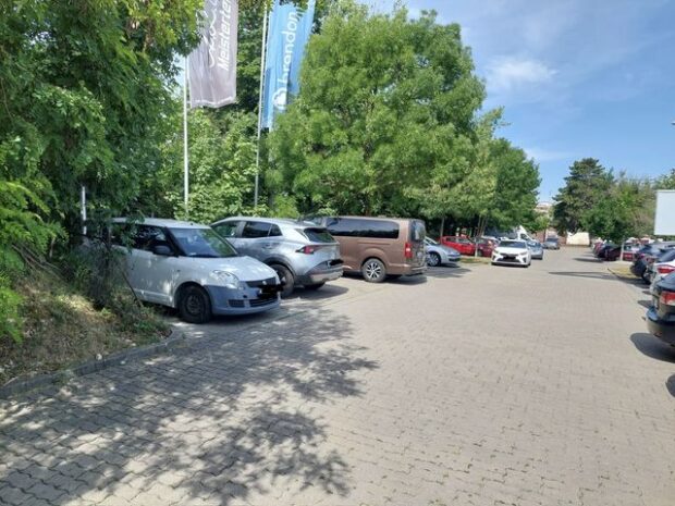 parkoló, OLVASÓNKTÓL – Parkolási mizéria a kis Tescónál