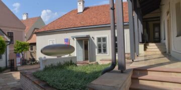 MŰV&Eacute;SZETEK H&Aacute;ZA VESZPR&Eacute;M &ndash; Sz&uuml;let&eacute;snapi besz&eacute;lget&eacute;s