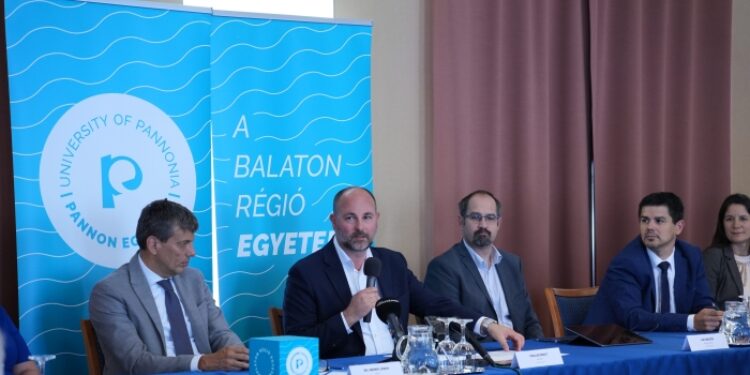 PANNON EGYETEM &ndash; Rekordsz&aacute;m&uacute; hallgat&oacute;val indul a tan&eacute;v