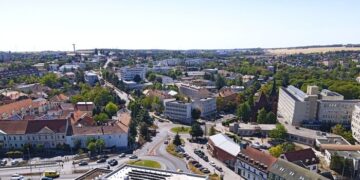 DUPLA K&Ouml;RFORGALOM &ndash; Szeptemberben szerelik a l&aacute;mp&aacute;kat