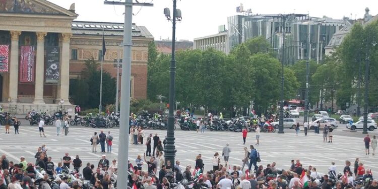 MOTOROSOK AKCI&Oacute;JA &ndash; Gurul&oacute; j&oacute;tevők az &ouml;t &aacute;rv&aacute;&eacute;rt