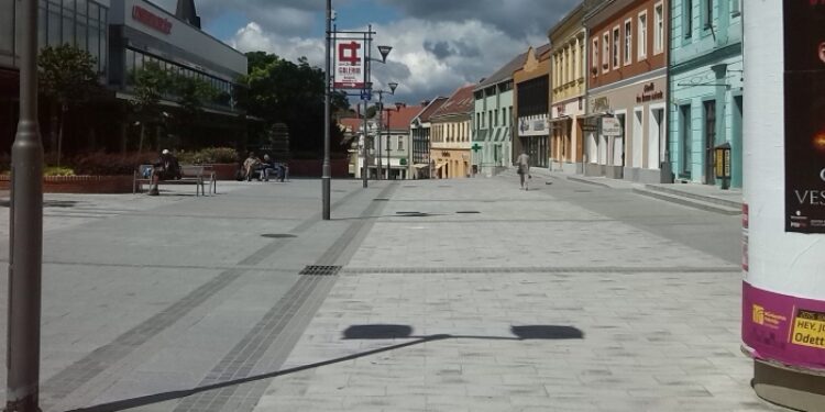 túlbetonozva, TÚLBETONOZVA – Beton és térkő országa vagyunk
