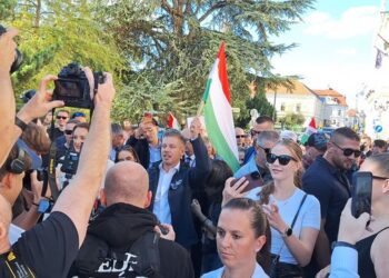 MAGYAR PÉTER – Elképesztő elvárás és elképesztő remény