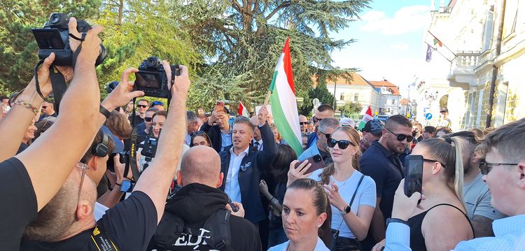 Magyar Péter, MAGYAR PÉTER – Elképesztő elvárás és elképesztő remény