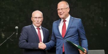 SZUBJEKT&Iacute;V &ndash; P&aacute;rbesz&eacute;d dr.&nbsp;Navracsics Tiborral?