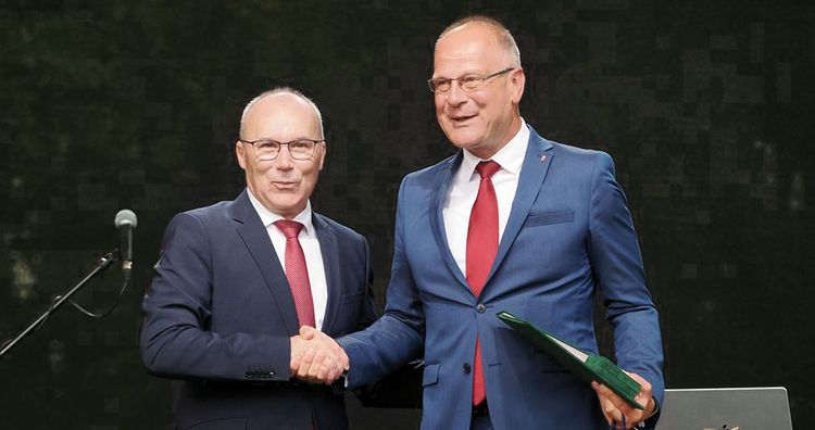 Navracsics Tibor, SZUBJEKTÍV – Párbeszéd dr. Navracsics Tiborral?