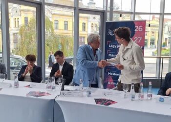 PANNON VÁRSZÍNHÁZ – Hetvenezer igazi, fizető néző