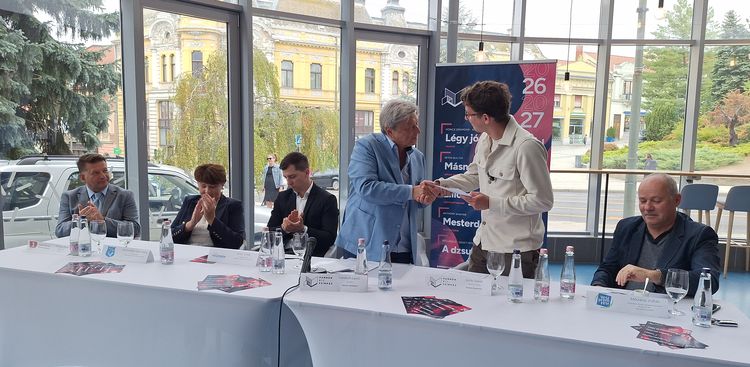Pannon Várszínház, PANNON VÁRSZÍNHÁZ – Hetvenezer igazi, fizető néző