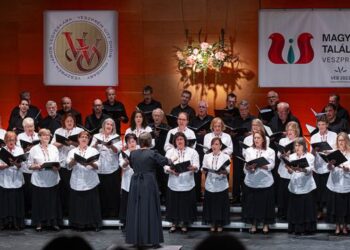 VESZPRÉM VÁROS VEGYESKARA – Hetven év a zene városában