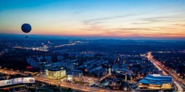 Hől&eacute;gballonoz&aacute;s Szeged felett &ndash; l&aacute;that&aacute;r a magasb&oacute;l
