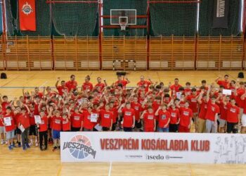 BE&Aacute;ZIK A SPORTCSARNOK &ndash; Ki a felelős? Egy sz&uuml;lő levele &ndash; k&eacute;rd&eacute;sek &eacute;s v&aacute;laszok
