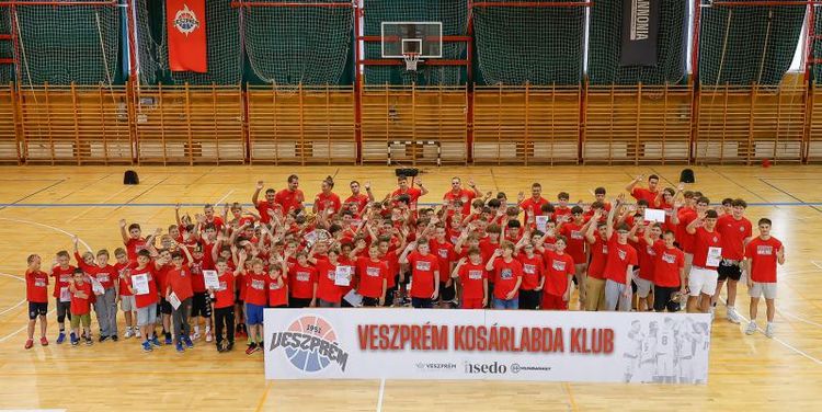 sportcsarnok, BEÁZIK A SPORTCSARNOK – Ki a felelős? Egy szülő levele – kérdések és válaszok