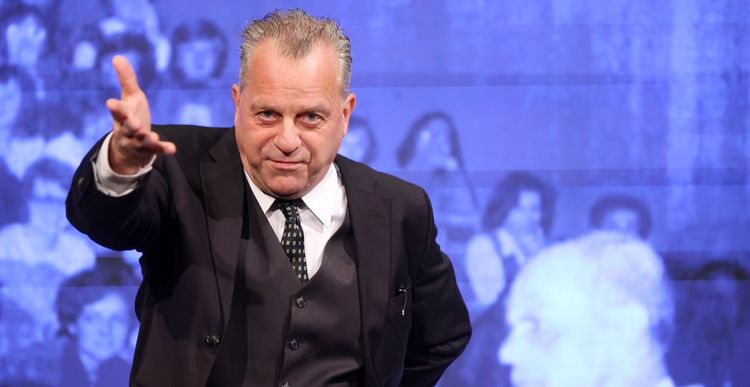 A PROFESSZOR VALLOM&Aacute;SA &ndash; Nek&uuml;nk ez jutott