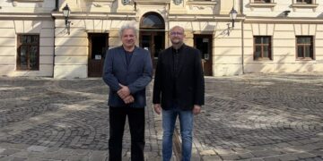 EGY&Uuml;TT VESZPR&Eacute;M&Eacute;RT &ndash; Sz&oacute;ljon bele, mi t&ouml;rt&eacute;njen Veszpr&eacute;mben!
